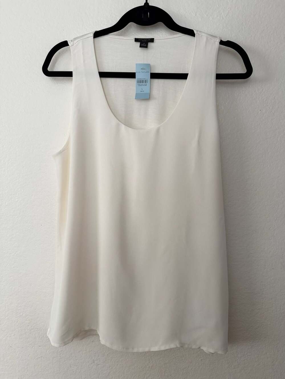 Ann Taylor Petite Scoop Neck Tank Top